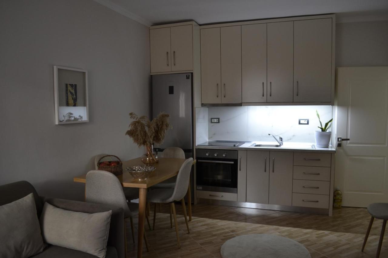 Aria Apartment Берат Екстериор снимка